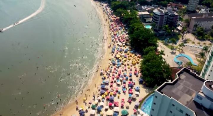 Apartamento Dona Frida Prainha Com Wifi Pe Na Areia Caraguatatuba Exterior photo